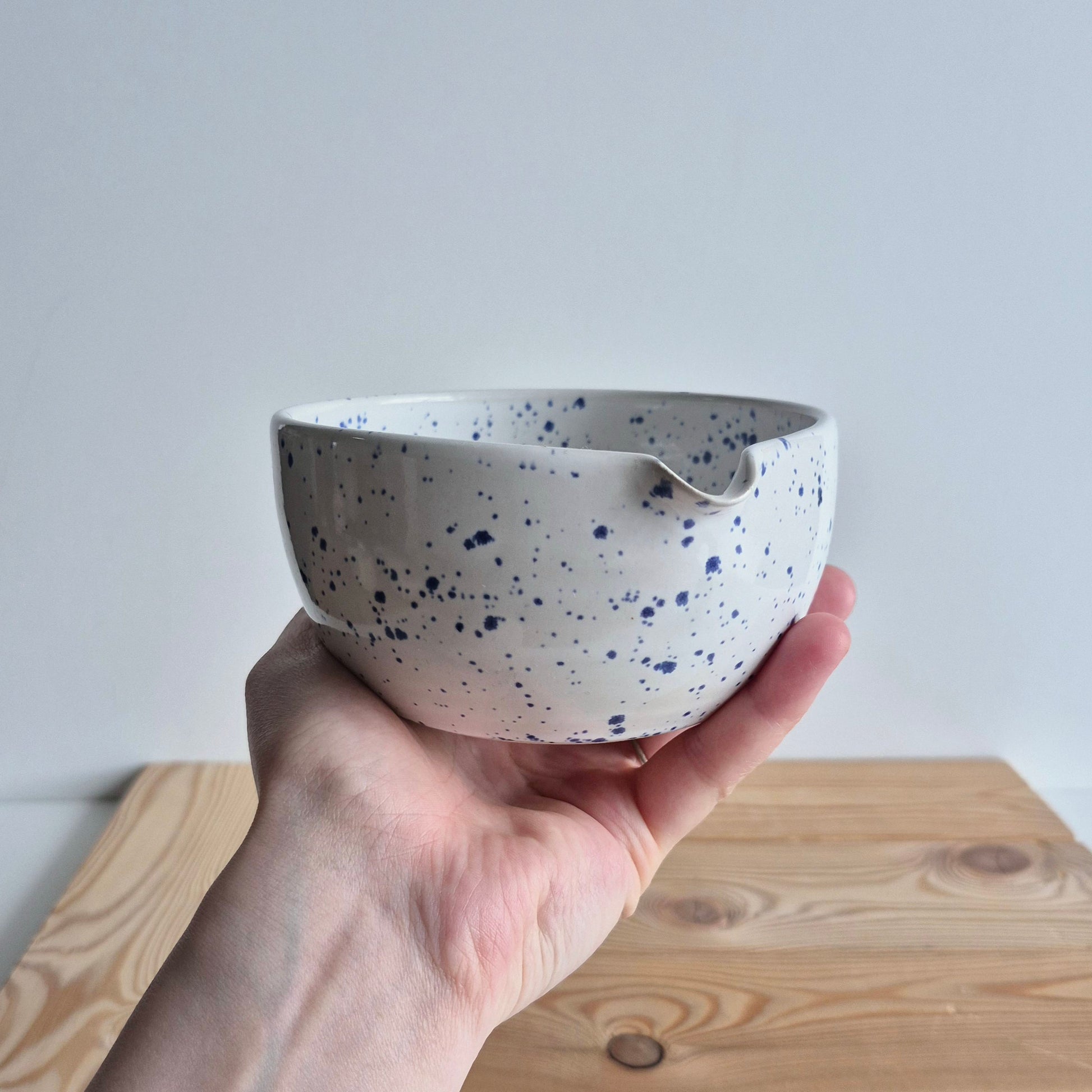 Rankų darbo keramikinis matcha puodelis